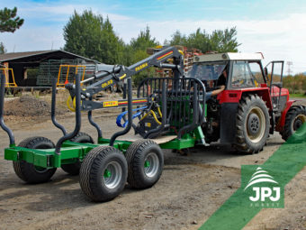 9 tonová vyvážačka Farma, dosah hydraulickej ruky 6,3 metrov + traktor Zetor 12145