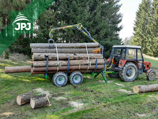 vyvážačka dreva Farma s nosnosťou 6 ton